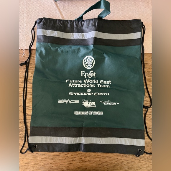 Epcot cast member Drawstring Bag - Picture 1 of 2